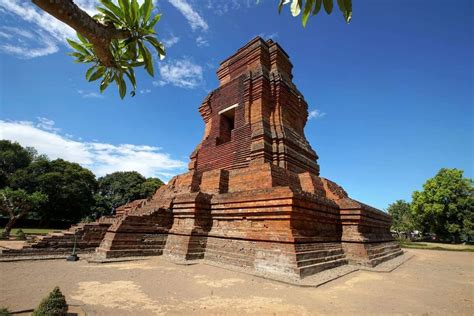 Melihat Keindahan Candi Brahu Mojokerto Peninggalan Kerajaan Majapahit