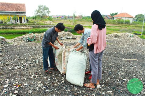 Pemanfaatan Limbah Kerang Sebagai Bahan Konstruksi Bangunan Pakan