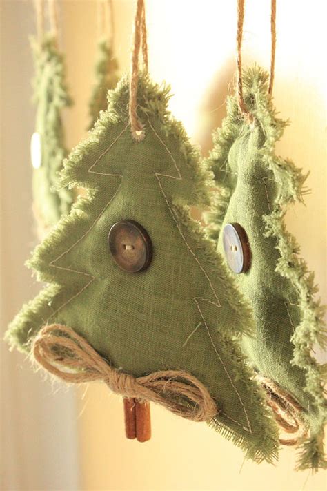 Beautiful Christmas Tree Ornaments Ideas You Must Have Fabric