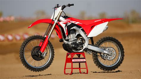 Honda Crf R First Ride Impression Dirt Bike Test