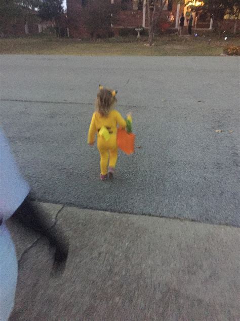 Lvl. 100 Crafts: Pikachu Halloween Costume