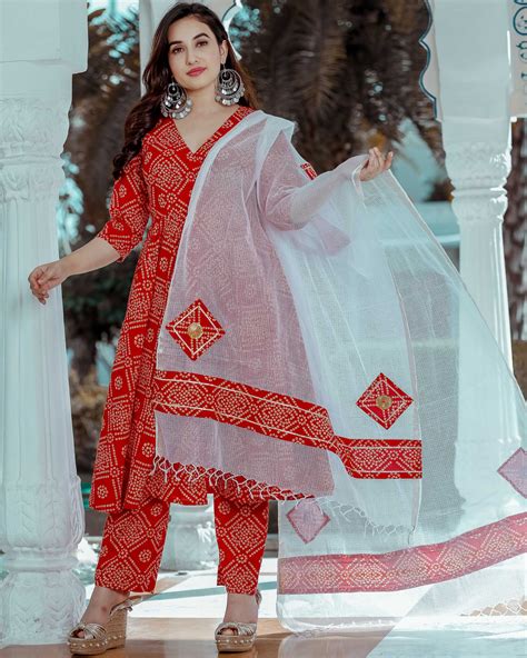 Red Bandhani Suit Set Set Of Three By Aachho The Secret Label