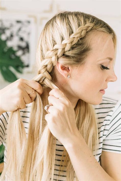 Dutch Braid Tutorial - A Beautiful Mess #dutchbraidhairstyles | Boxer ...