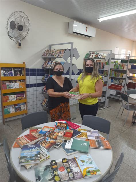 Jania Souza Spvarn Cultural Gilv Nia Machado Entrega Doa Es De Livros