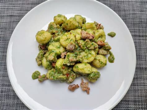 Gnocchi Di Patate Al Pesto Di Rucola E Salsiccia Le Ricette Di