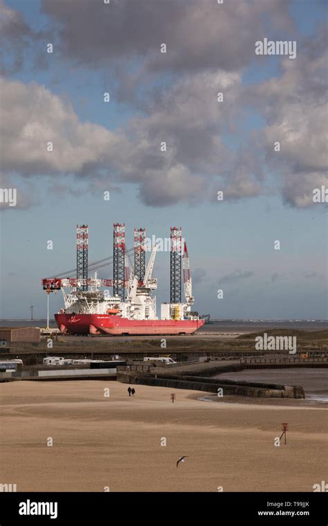 Moored At Great Yarmouth The Seajacks Scylla A Self Propelled Jack Up