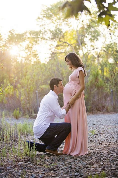 35 Simple Maternity Photoshoot Ideas | Pregnancy photos couples ...