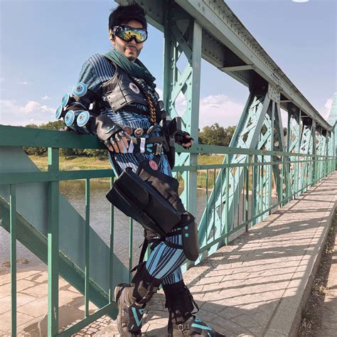 Mirage Apex Legends full cosplay costume – Two Moons Workshop