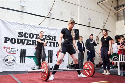 The Weaker Sex Powerlifting Women Dont Think So Rtheherald