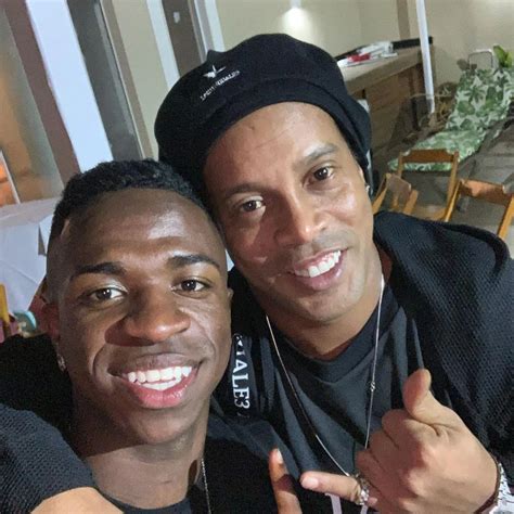 Los Saludos Del Mundo Del Fútbol Por El Cumpleaños De Ronaldinho Y Los Mensajes Tras Ser