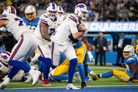 How To Watch Buffalo Bills Vs Miami Dolphins In Sunday Night Game To