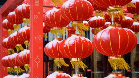 Red Snow Chinese New Year Lantern Heavy Snowing Lanterns Powerpoint ...