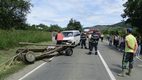 Accident cu două victime la Berezeni O mașină a intrat într o căruță