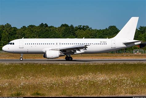 9H MLD Avion Express Malta Airbus A320 214 Photo By Niclas Rebbelmund