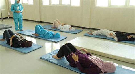 Senam Ibu Hamil 8 Bulan Di Rumah Manfaat Cara And Contoh Gerakan