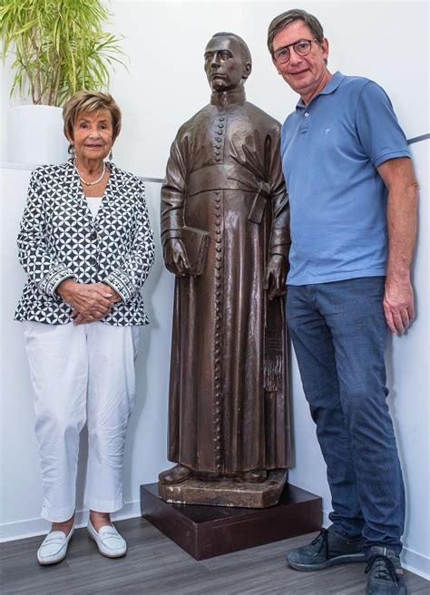 Holzfigur Von Adolph Kolping An Neuem Platz Kolping