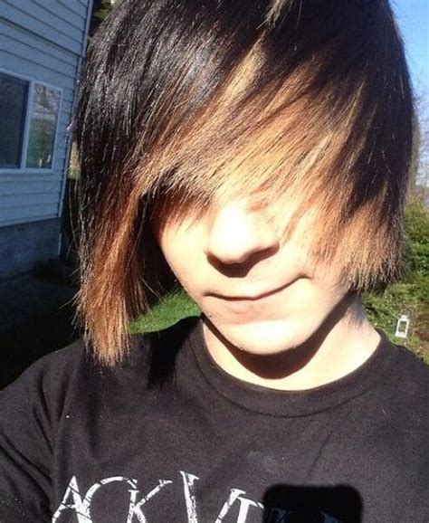 45 Modern Emo Hairstyles For Guys Obsigen