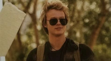 Pin By Novalia On Boyfriend S Jj Outer Banks Cute Jj Outer Banks Videos Hot Actors