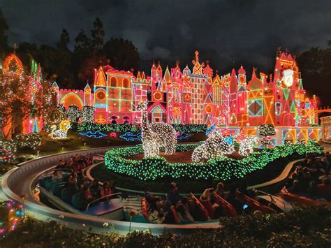 14 Best Places to See Christmas Lights in Los Angeles