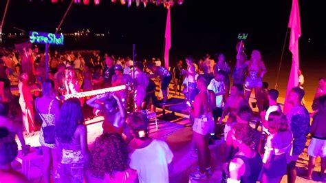 Nightlife In Phi Phi Islands Best Parties Bars And More