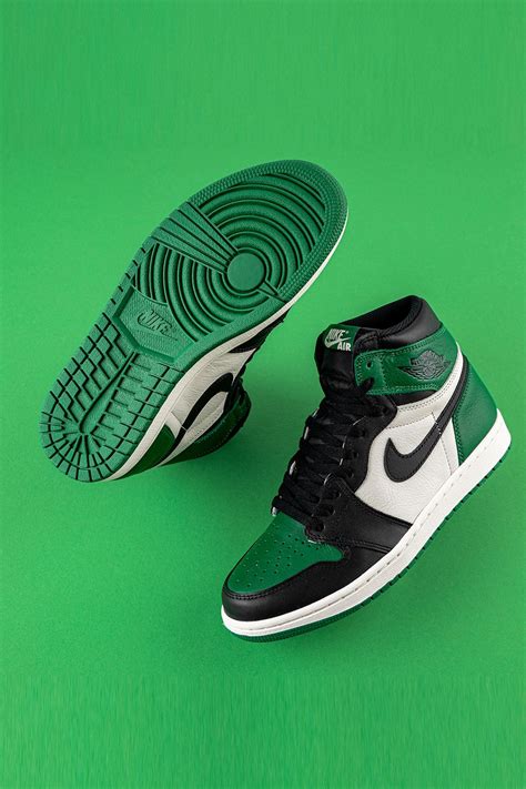 Green Nike Shoes Wallpaper - pic-mullet