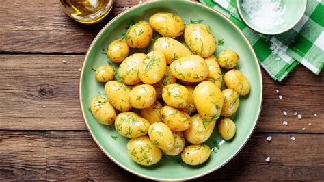 Blanching Vs. Parboiling Potatoes: What's The Difference?