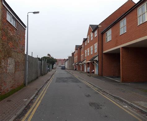 Avening Street Gorse Hill Swindon © Jaggery Cc By Sa20 Geograph