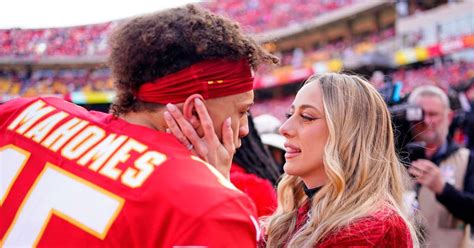 Its Pink Chiefs Patrick And Brittany Mahomes Baby Gender Video