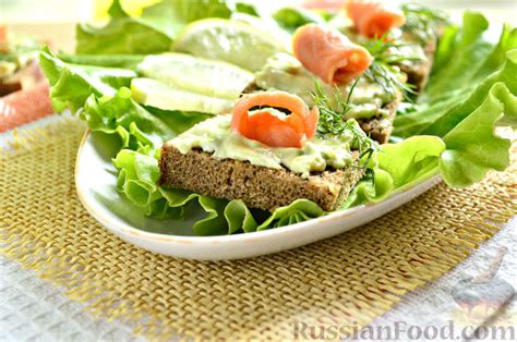 Рецепт: Бутерброды с красной рыбой и авокадо на RussianFood.com ...