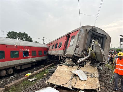 ट्रैक पर रखी संदिग्ध वस्तु से टकराकर कानपुर में बेपटरी हुई साबरमती