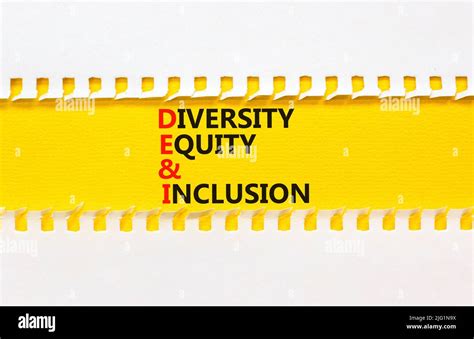 DEI símbolo de equidad e inclusión en la diversidad Palabras