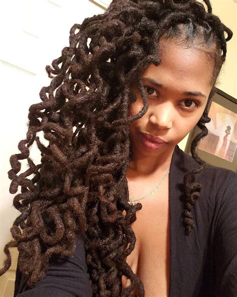 Dearlocs Featuring Locnatural