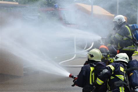 Erneuter Brand In Keller Eines Mehrfamilienhauses L Neburg Aktuell