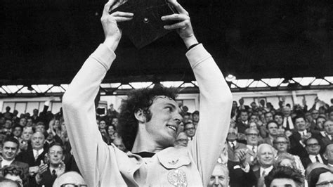 Fu Ball Weltweite Anteilnahme Am Tod Von Franz Beckenbauer