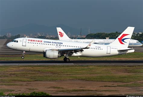 B 306F China Eastern Airlines Airbus A320 251N Photo By CWong ID