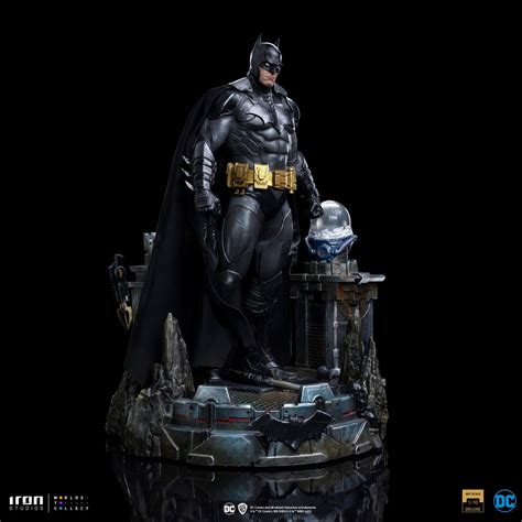 Dc Comics Deluxe Art Scale Batman Unleashed Megaotaku