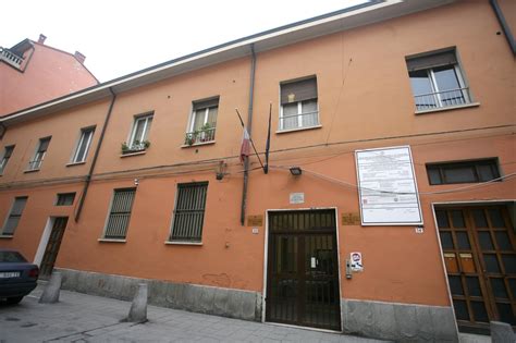 Rivolta Al Carcere Minorile Beccaria Di Milano Agenti Feriti