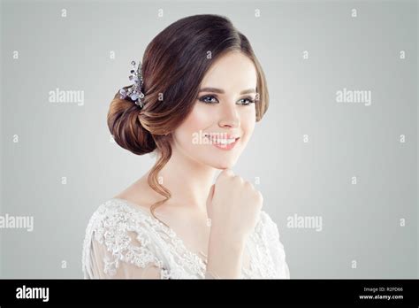 Beautiful Female Face Smiling Young Woman Portrait Stock Photo Alamy