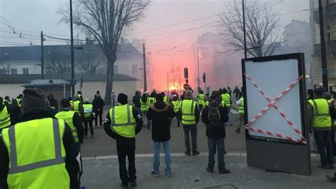 Dijon les gilets jaunes ont manifesté pour le 12e samedi daffilée