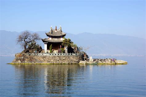 Dali Travel Costs & Prices - Old Town, Erhai Lake, Cangshan Mountains | BudgetYourTrip.com