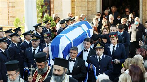 Αλέξανδρος Νικολαΐδης: Οδύνη και χειροκρότημα στο τελευταίο «αντίο ...