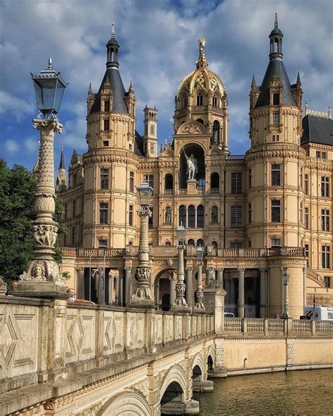 Schwerin Castle - Mecklenburg-Vorpommern Germany | Palaces Castles