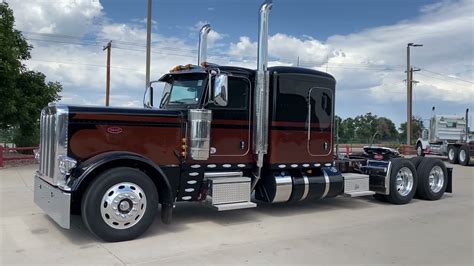 Peterbilt 389 Flat Top Custom