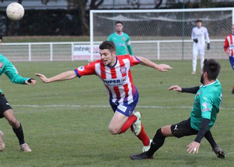 Les Sables D Olonne Les Footballeurs Du FCOC Et Du TVEC85 Se