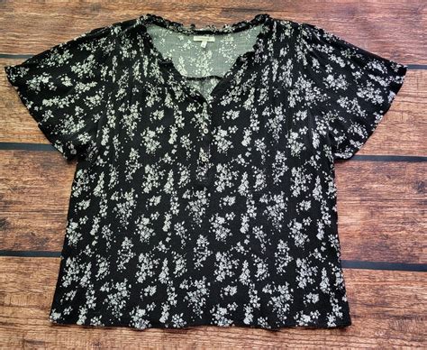 Maurices Black Floral Smocked Flutter Sleeve Tunic To Gem