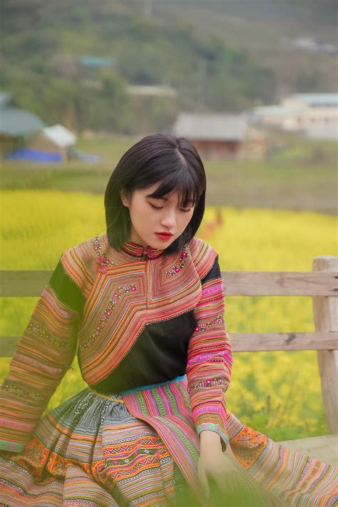 Hot girl ảnh thẻ dân tộc Giáy ngày càng xinh đẹp sau một năm nổi tiếng Báo Dân trí