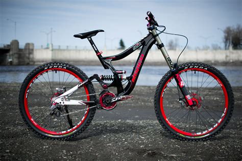 Norco Team Dh Scatologys Bike Check Vital Mtb