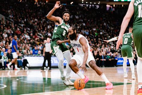 Gallery | Clippers vs Milwaukee Bucks (3.4.24) Photo Gallery | NBA.com