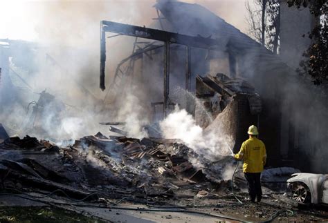 Varios Muertos Y Evacuados En Una Nueva Oleada De Incendios En