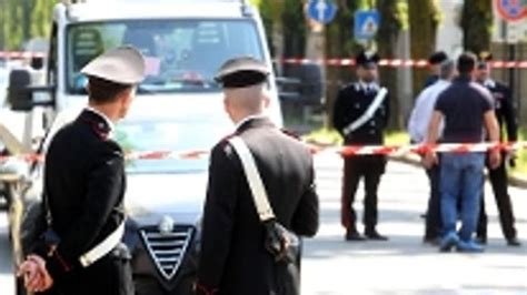 Brianza Spara Alla Moglie E La Uccide In Strada Cronaca